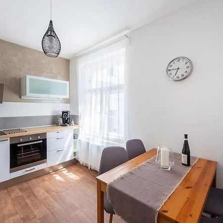 2 Bedrooms Apt Near Wenceslas Sq Praga Esterno foto