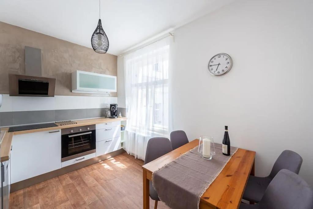 2 Bedrooms Apt Near Wenceslas Sq Praga Esterno foto