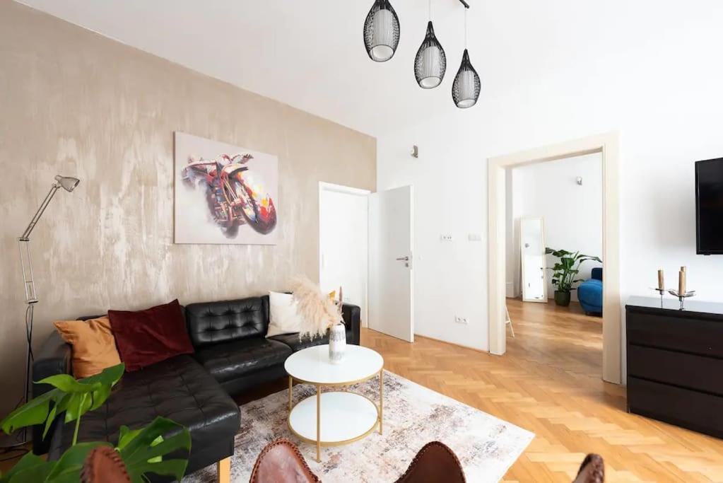2 Bedrooms Apt Near Wenceslas Sq Praga Esterno foto