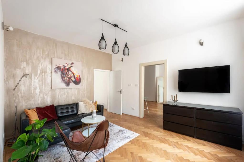 2 Bedrooms Apt Near Wenceslas Sq Praga Esterno foto