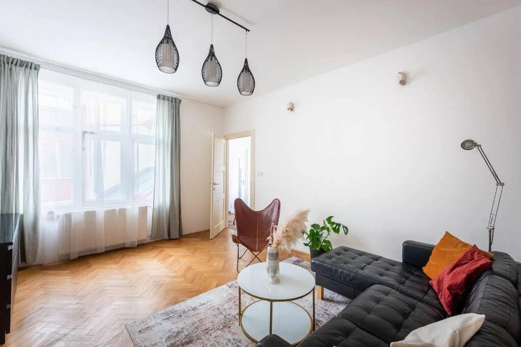 2 Bedrooms Apt Near Wenceslas Sq Praga Esterno foto